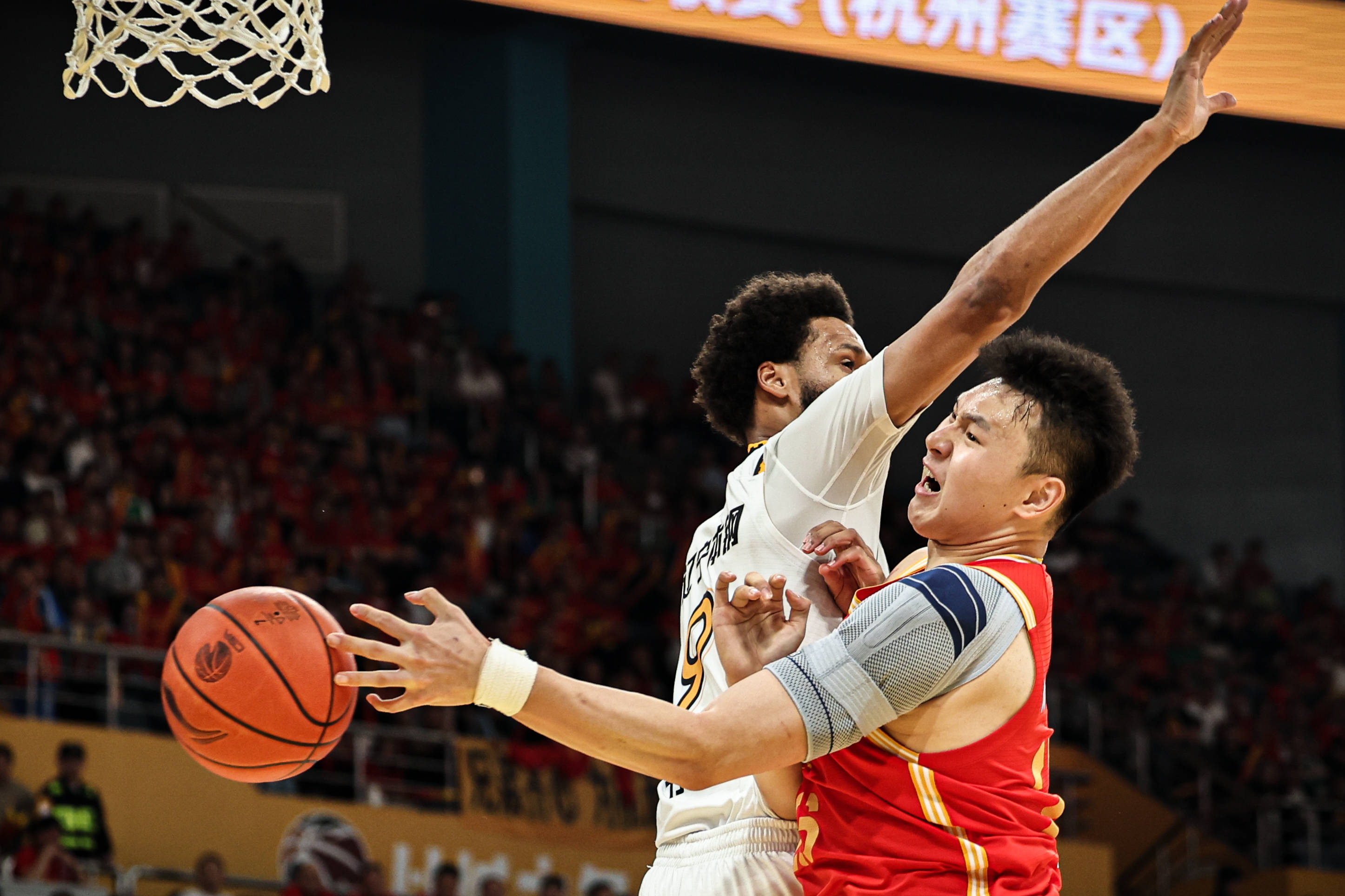 关于强队横扫对手，客场胜利成最大亮点的信息