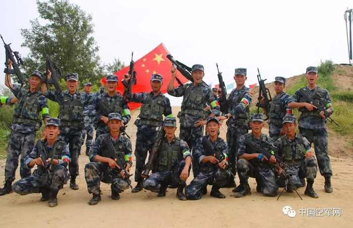 云南风车展开激烈较量，呈现出精彩对抗
