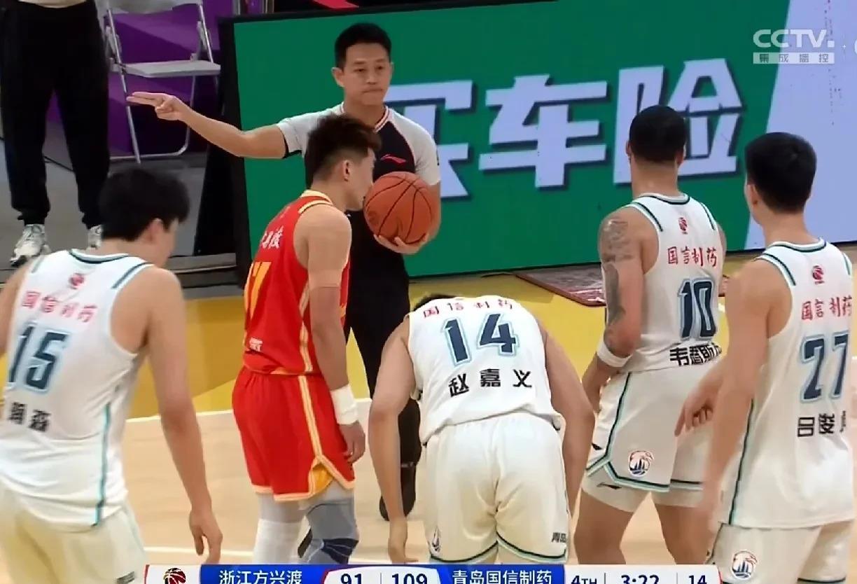 青岛男篮客场战胜广州队,取得胜利 青岛男篮客场战胜广州队,取得胜利