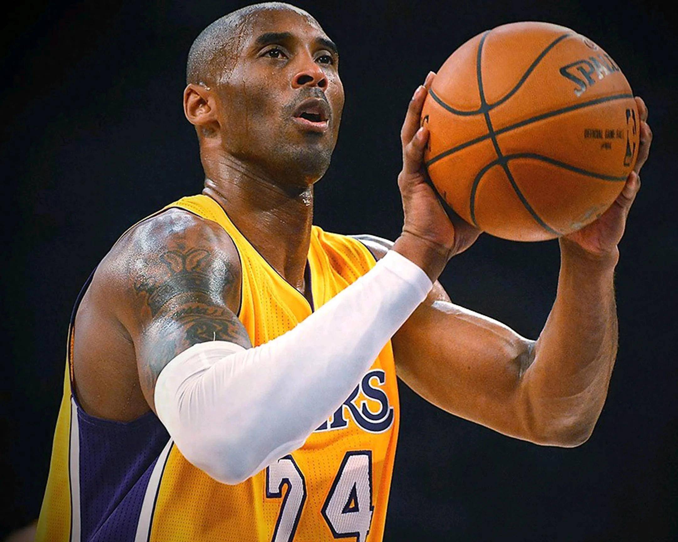 科比的绝杀时刻再现！球迷铭记“飞侠”传奇的简单介绍