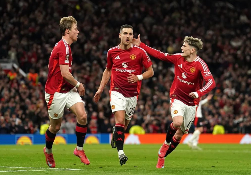 阿贾克斯主场-击败皇家马德里，晋级欧冠四强的简单介绍