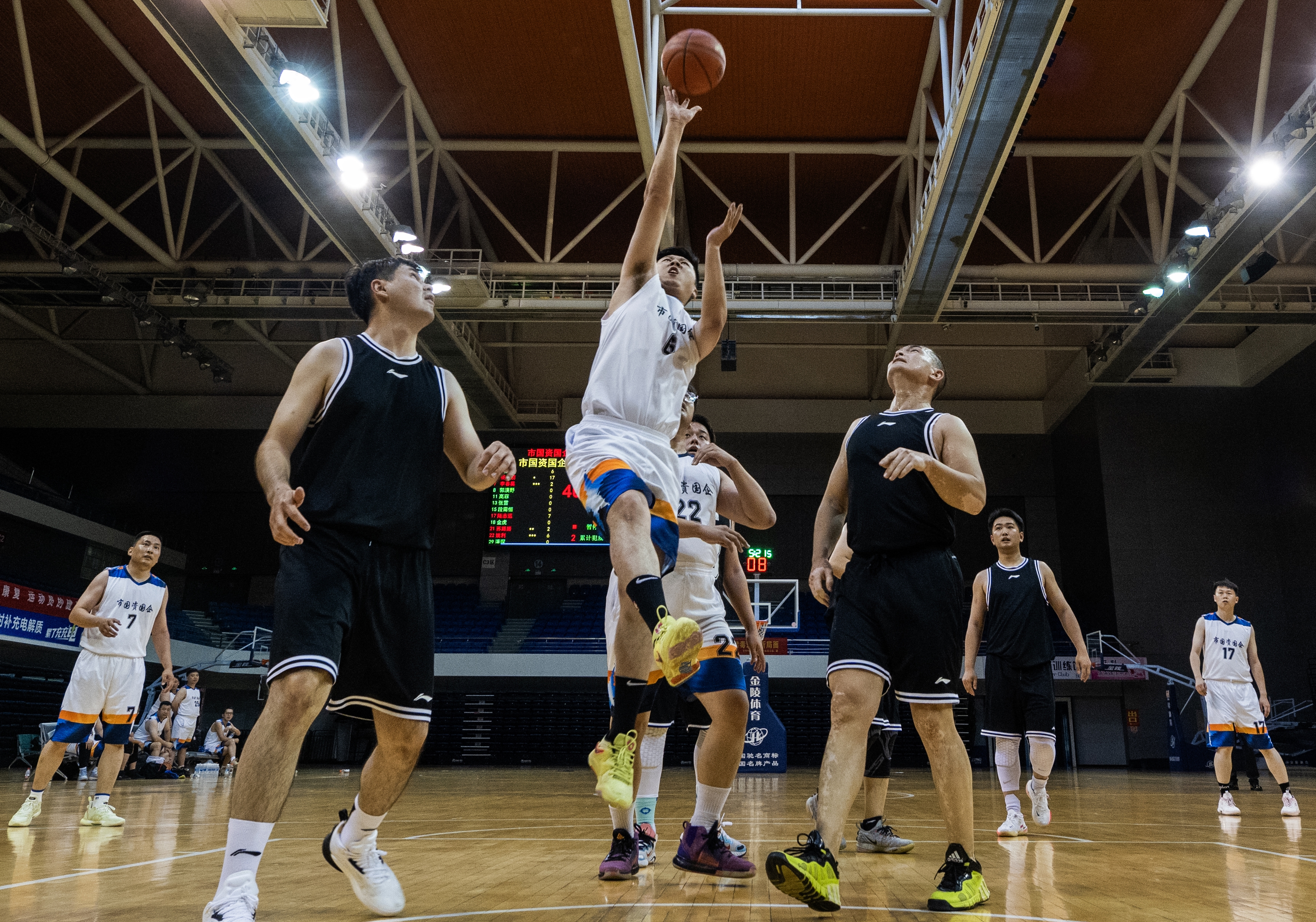 克拉玛依队备战冲刺胜利，奋力拼搏的简单介绍